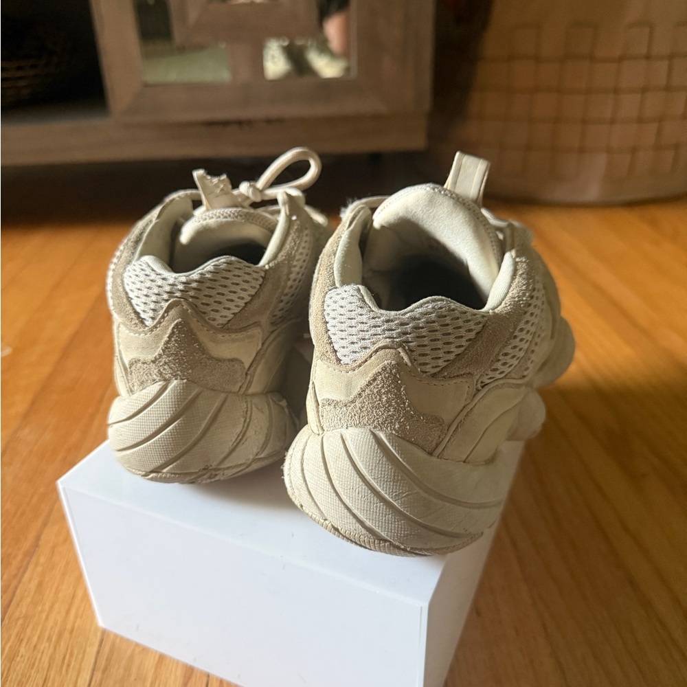 Yeezy sneakers - Picture 6 of 6